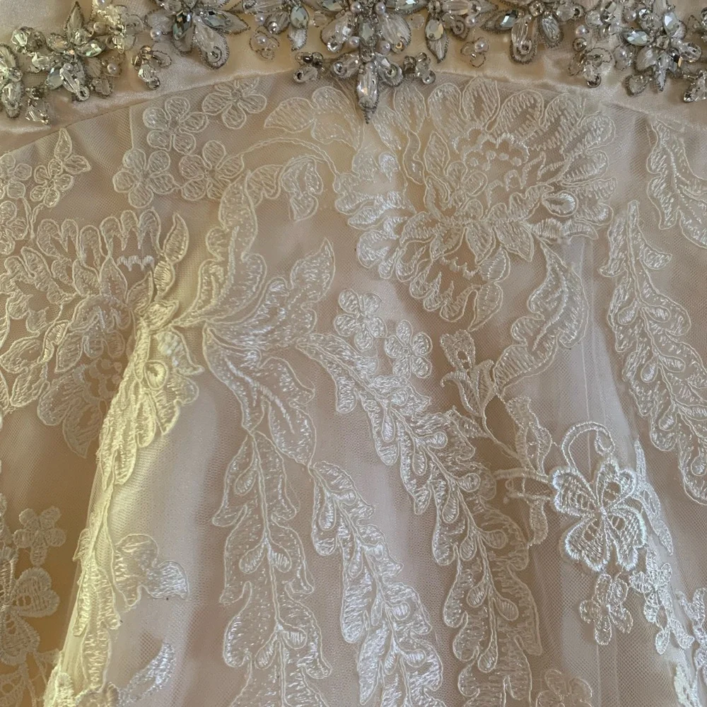 Wedding dress. Size US 10. - Picture 4 of 14
